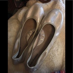 Hush Puppies 11W Silver Flats